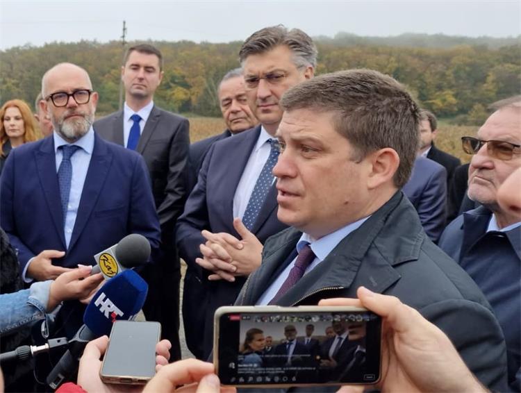 Slika /slike/foto 10_22/foto PPVRH-MIN-KKZ 26-10_22/nsl w PPVRH-MIN-KKZ 26-10_22.jpg